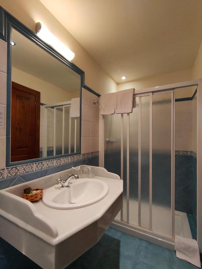 Hotel Rural La Plaza Caso Екстер'єр фото