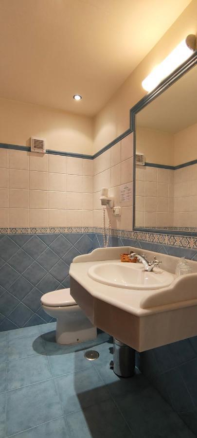 Hotel Rural La Plaza Caso Екстер'єр фото