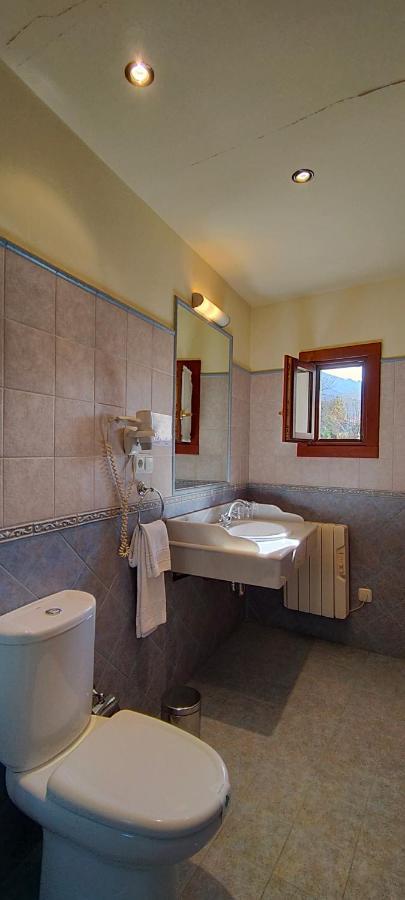Hotel Rural La Plaza Caso Екстер'єр фото