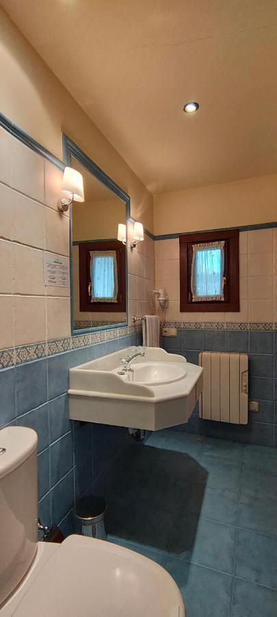 Hotel Rural La Plaza Caso Екстер'єр фото