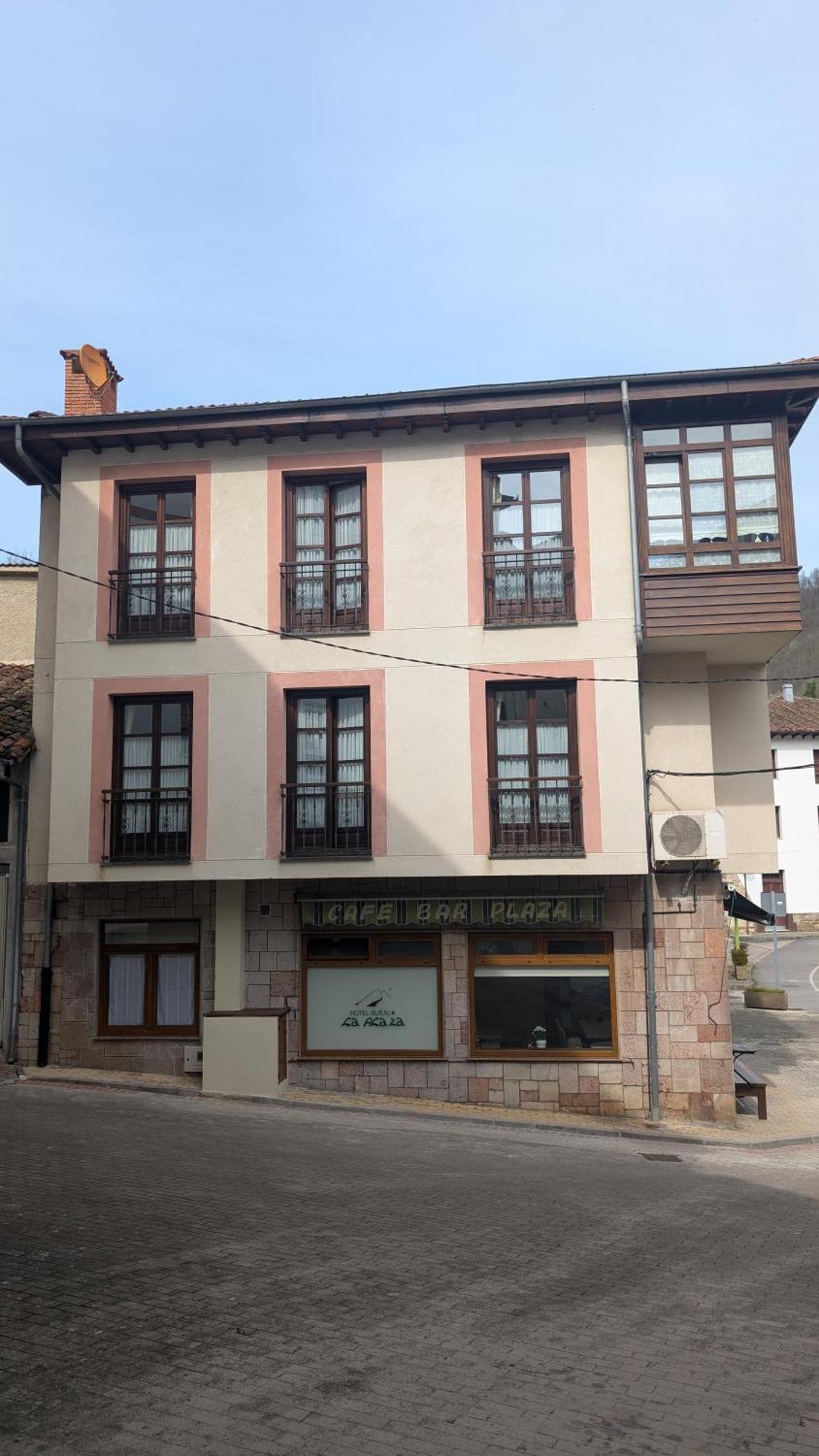 Hotel Rural La Plaza Caso Екстер'єр фото